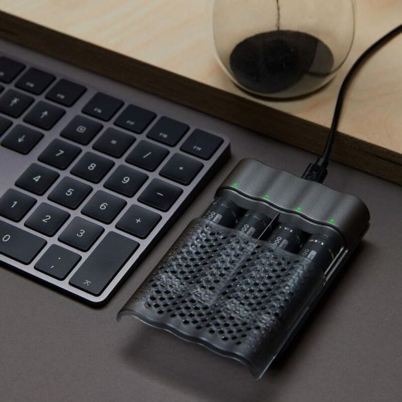 GP ReCyko Pro P461 USB Pro Charger Ni-MH Akkumulátor Töltő + 4db 2000mAh (AA / R6) Ceruza Újratölthe