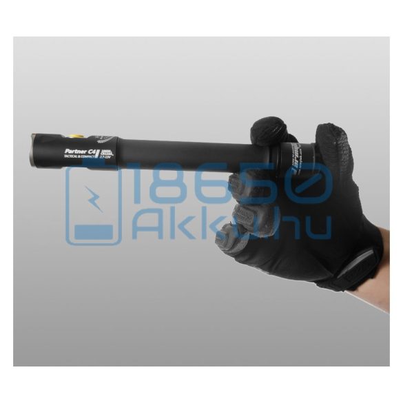 Armytek Partner C4 Pro v3 Warm Taktikai lámpa