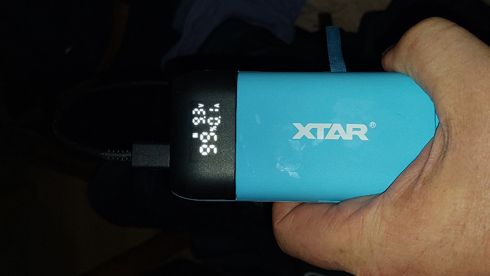 XTAR PB2S Kék Akkumulátor Töltő és Powerbank

